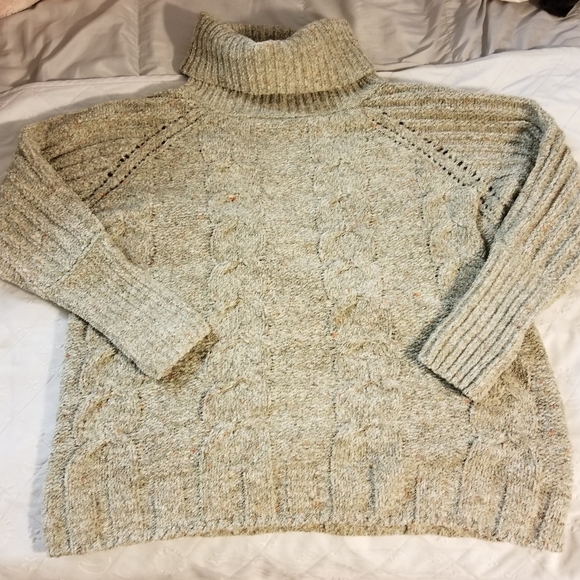 Moon & Madison Cozy Collection Sweater Size: S/M..Cowl Neck... Sage... 🆕 NEW - Picture 12 of 16